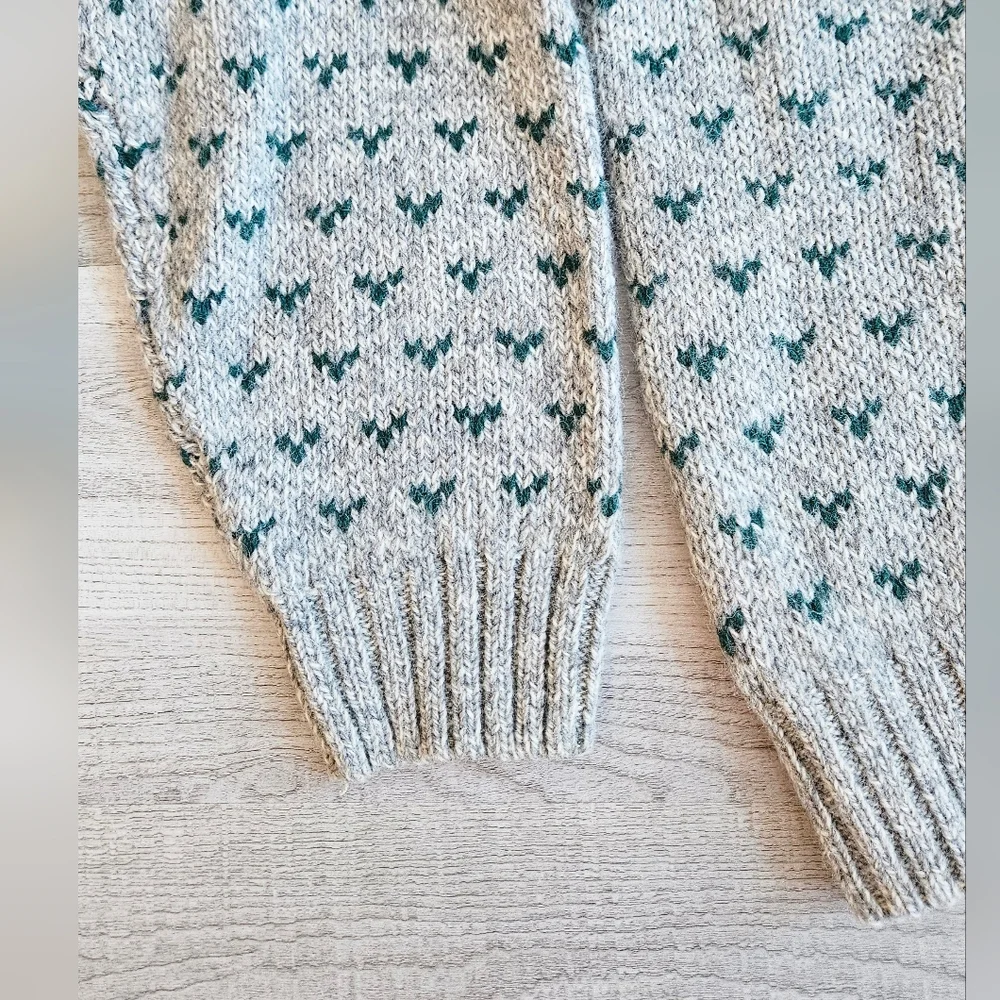 Vintage Eddie Bauer Gray Green Patterned Wool Classic Crewneck Sweater Medium - Picture 3 of 12